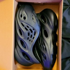 Yeezy Foam Runners Sz 6.5 mens